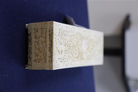 A Chinese export ivory casket, 19th century, L. 24.5cm, clasp lacking